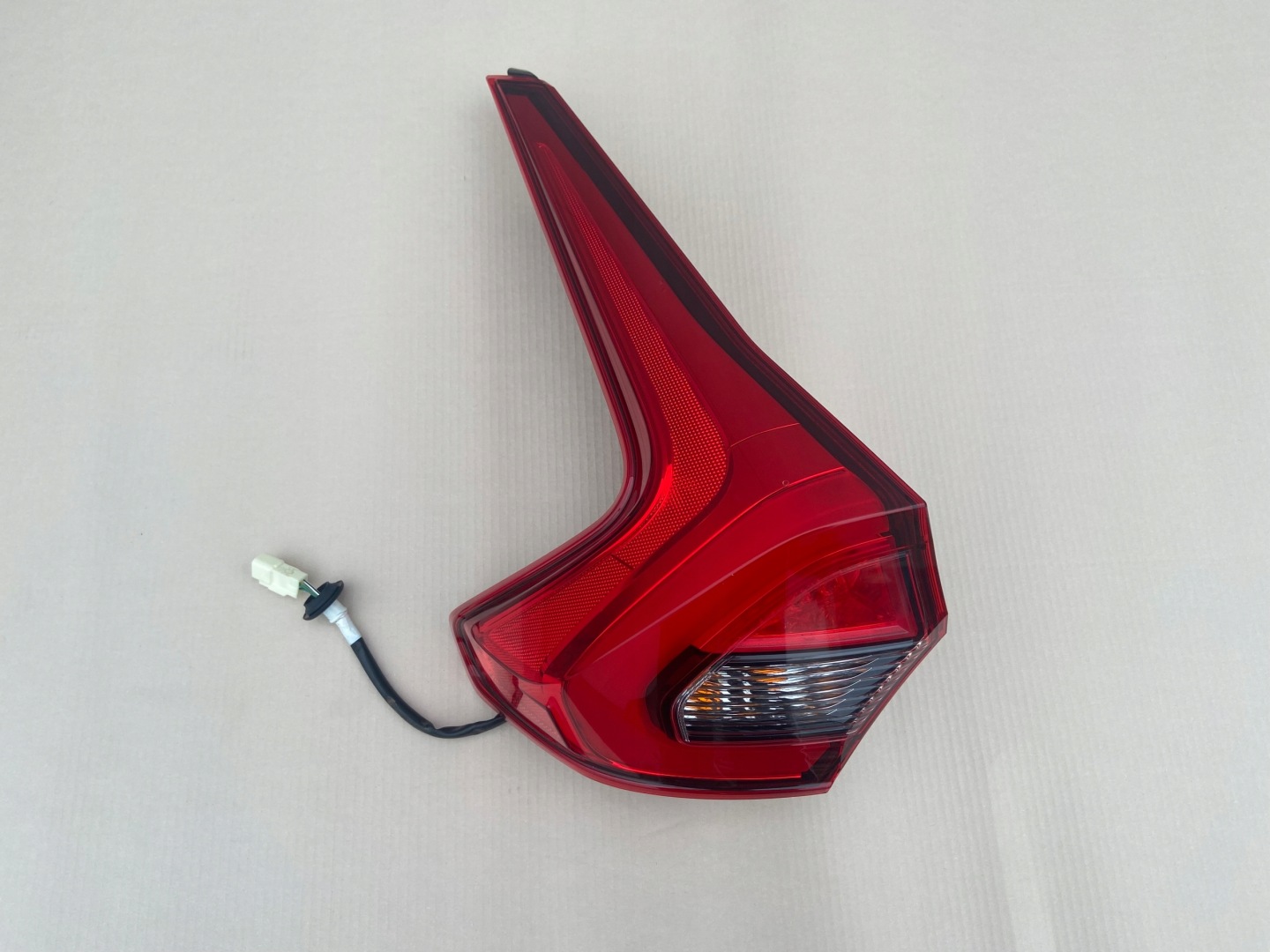 Mitsubishi Eclipse Cross GK0 Rückleuchte 8330B281 Rearlamp - Thumbnail 1
