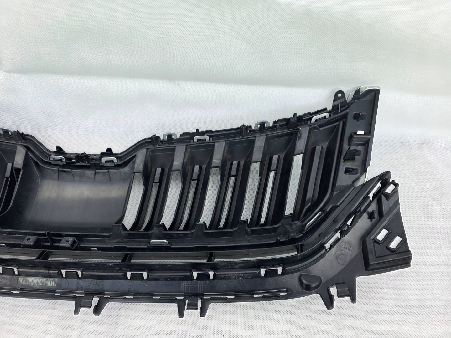 Skoda Kodiaq 565 Kühlergrill FRONTGRILL Kühlergitter 565853653A - Thumbnail 12