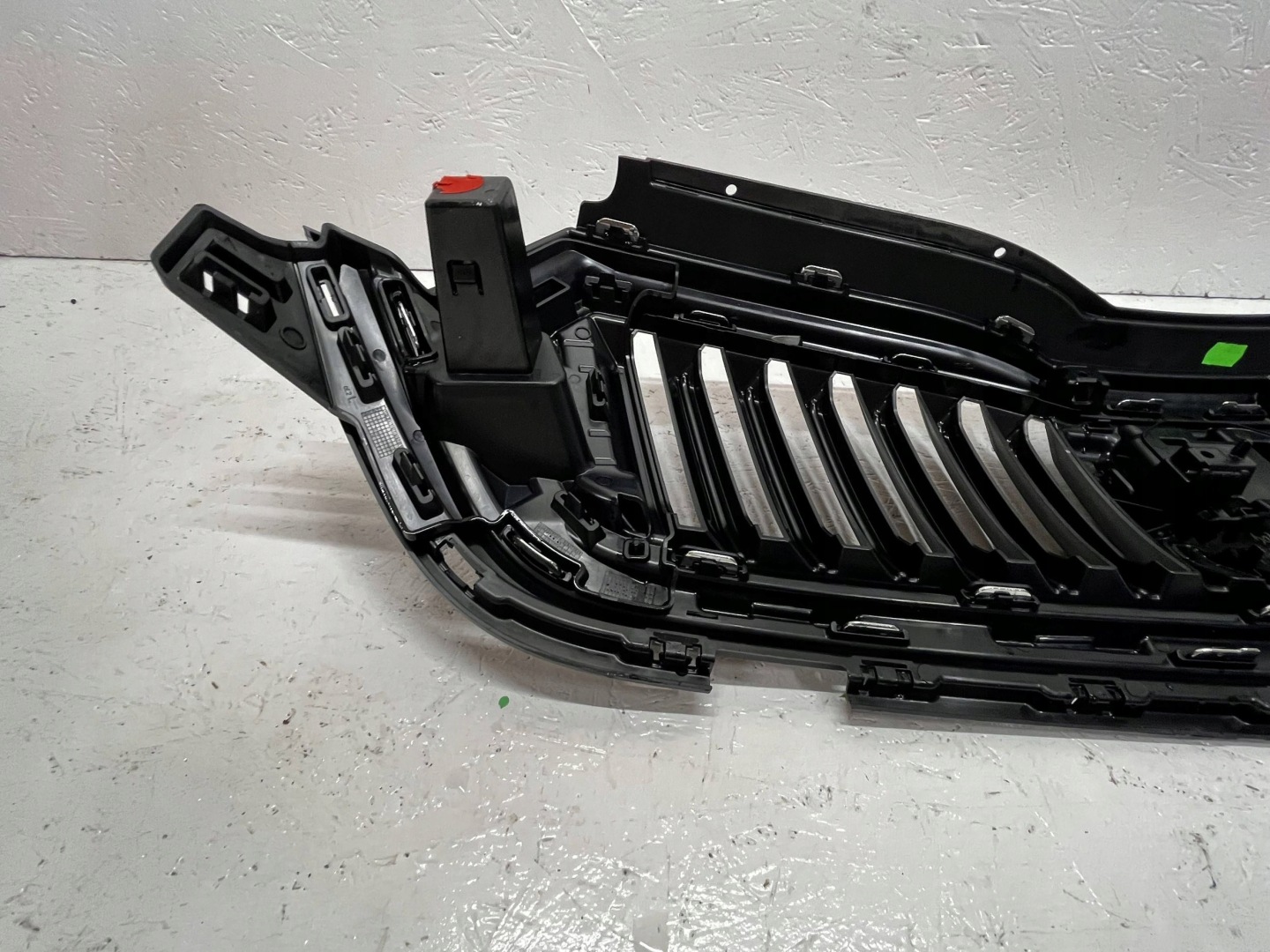 Skoda Octavia 1U Kühlergrill FRONTGRILL Kühlergitter 5E3807723 - Thumbnail 12