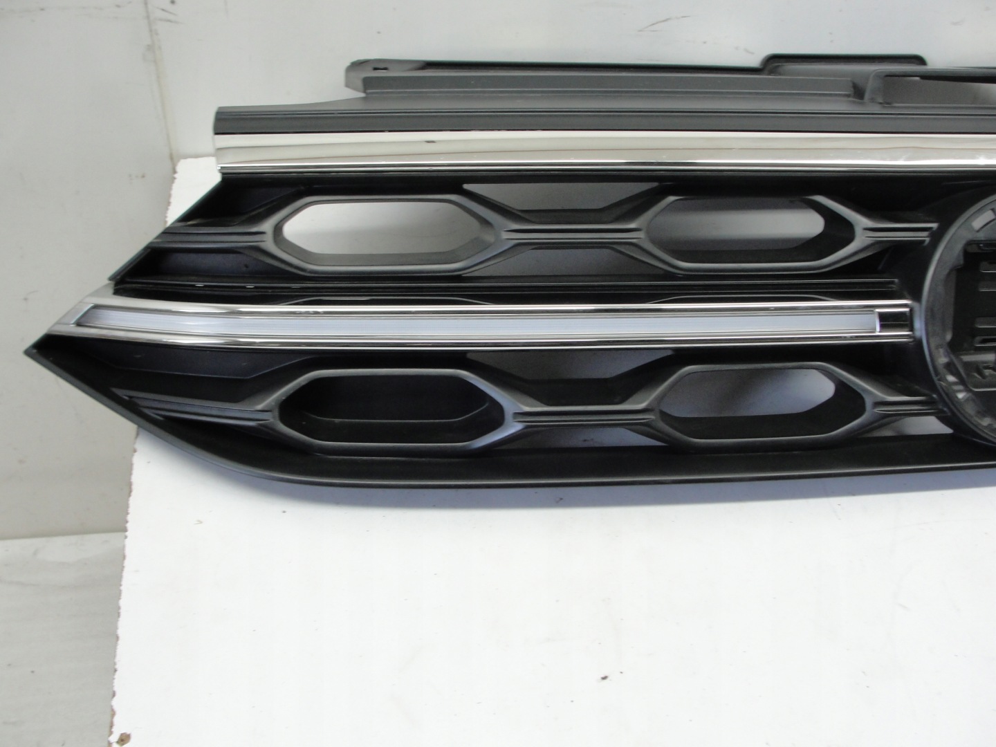 VW T-Roc A1 Kühlergrill FRONTGRILL Kühlergitter 2GA853653H - Thumbnail 3