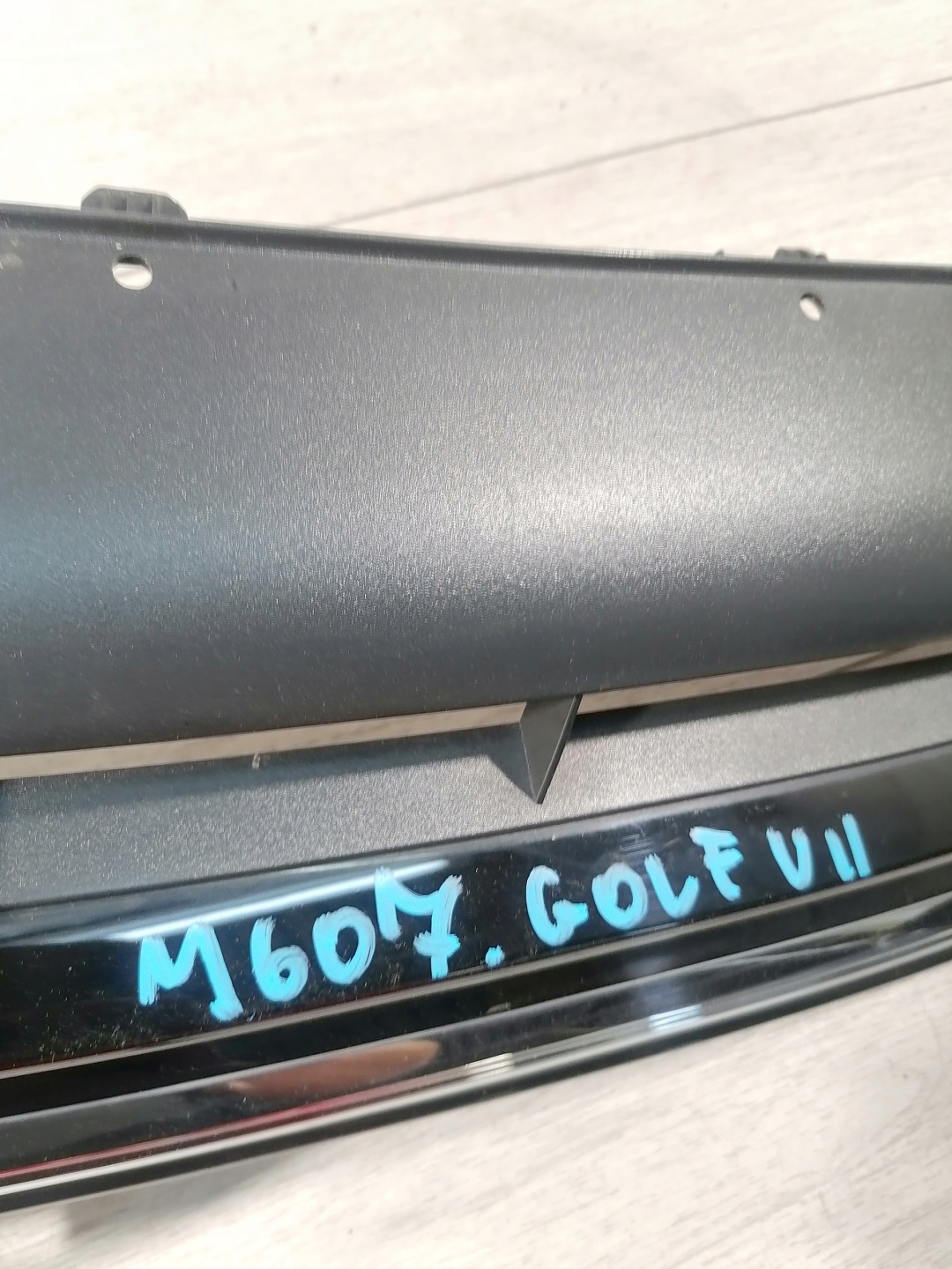 VW Golf V Kühlergrill FRONTGRILL Kühlergitter 5G0853653Q0 - Thumbnail 12