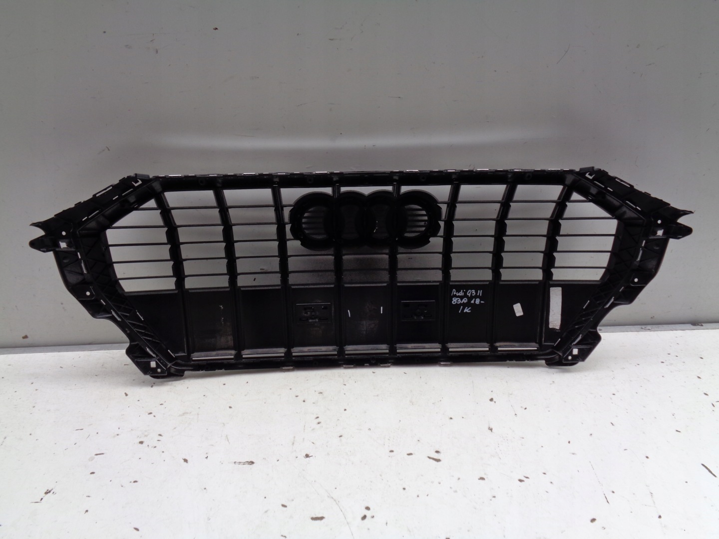Audi Q3 Kühlergrill FRONTGRILL Kühlergitter 83A853651 - Thumbnail 4