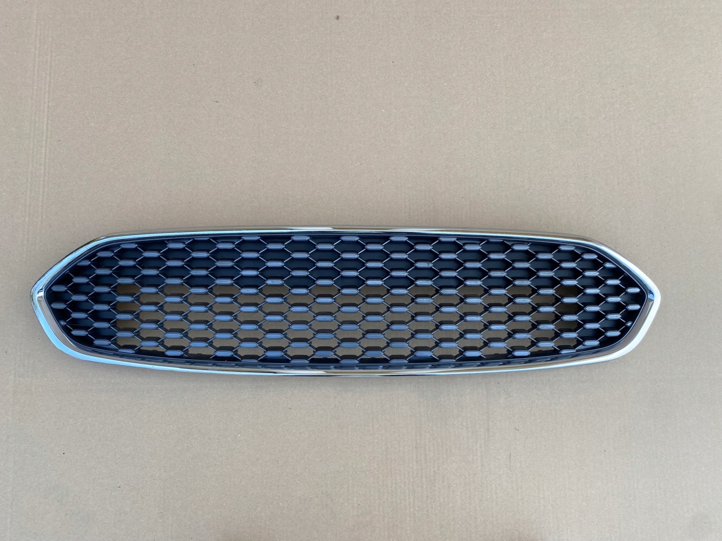 Ford Ka III KAF Mk3 Kühlergrill FRONTGRILL Kühlergitter BB7081AJ7BB70 - Thumbnail 1