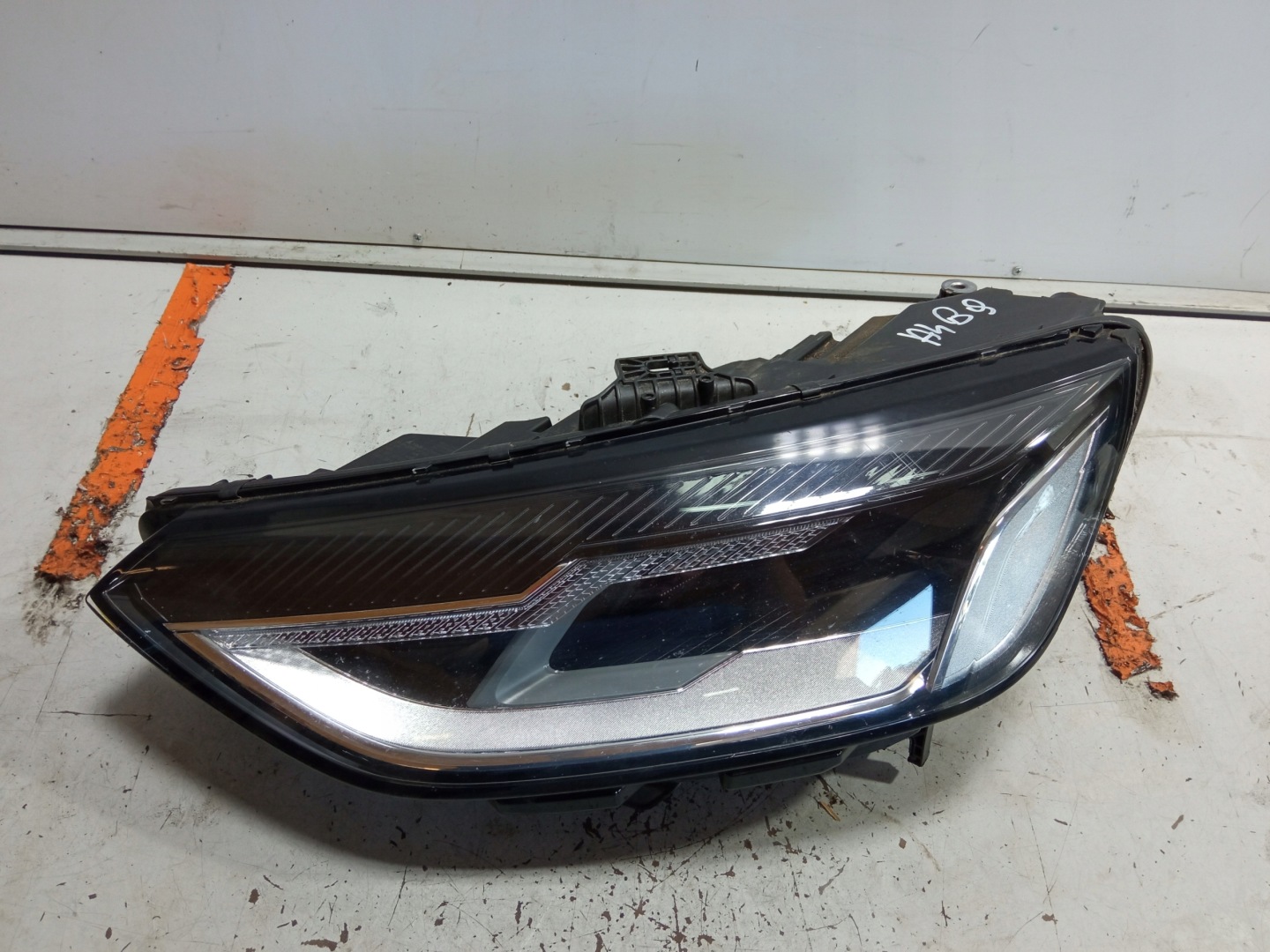 Frontscheinwerfer Audi A4 B9 8W0941011A LED Links Scheinwerfer Headlight - Thumbnail 1