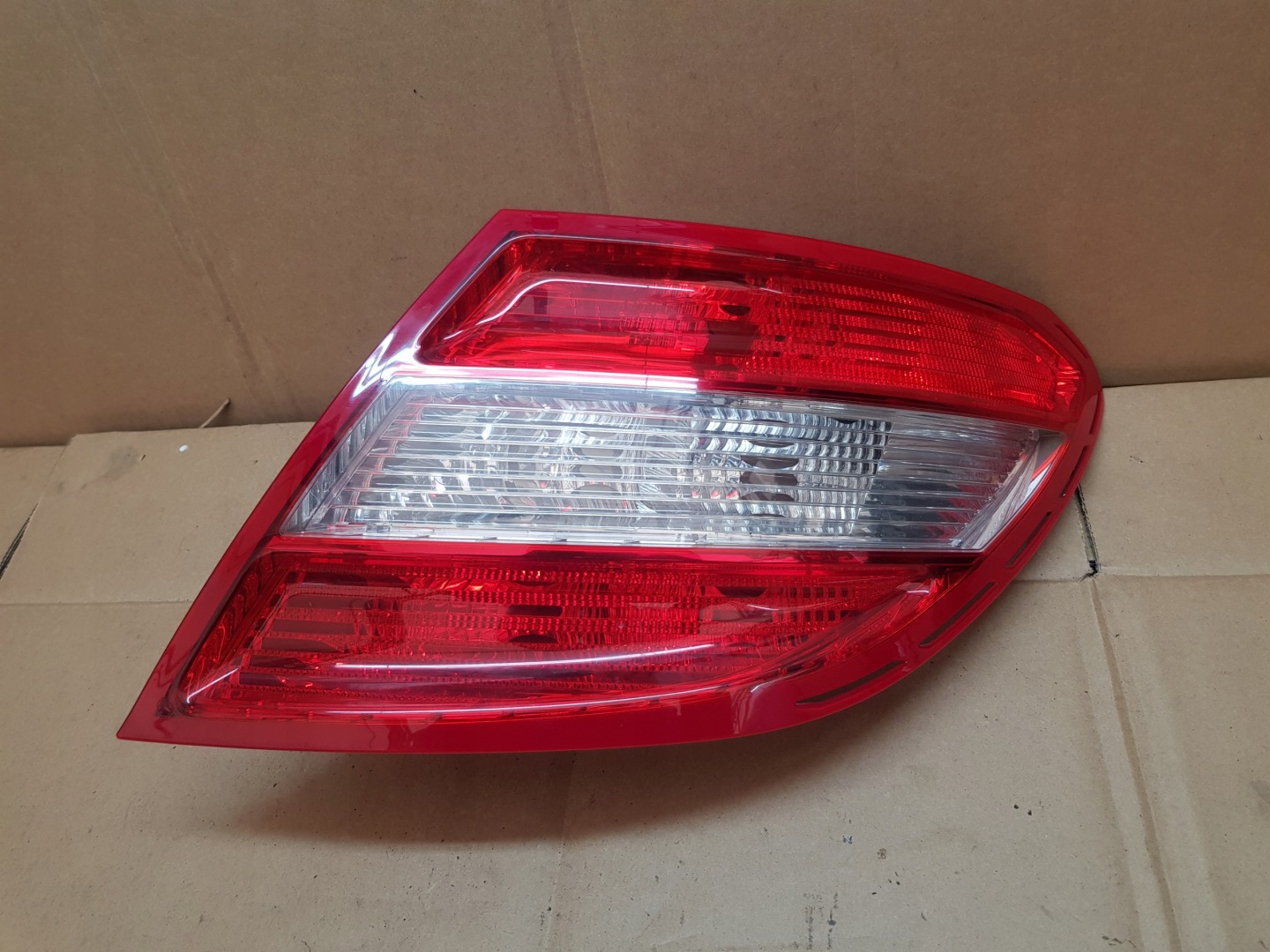 Mercedes-Benz C-Klasse W204 Rückleuchte A2048200264 Rearlamp - Thumbnail 1