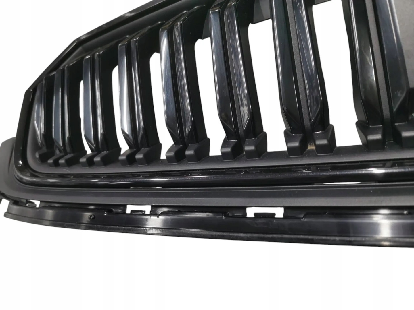 Skoda Octavia 1U Kühlergrill FRONTGRILL Kühlergitter 5E3853343B - Thumbnail 12
