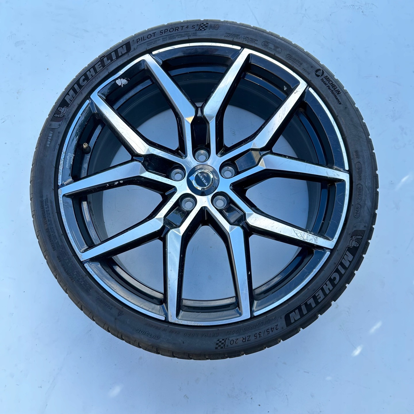 ミルク　50 VOLVO V60 II POLESTAR ENGINEERED FELGA ALUMINIOWA 20"