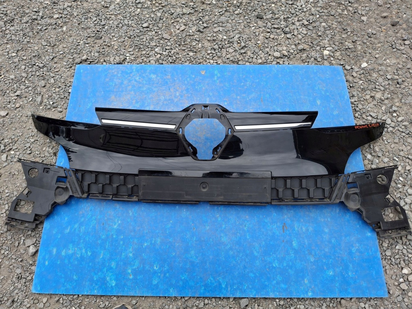 Renault MĂ©gane V RCB Kühlergrill FRONTGRILL Kühlergitter 620321520R - Thumbnail 1