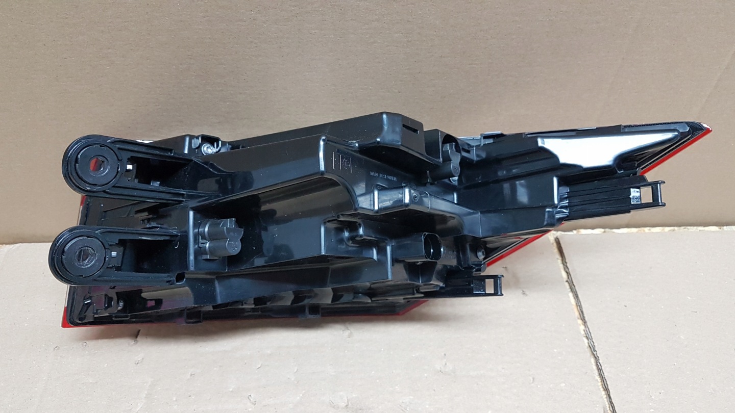 Skoda Enyaq NY Rückleuchte Rearlamp - Thumbnail 9