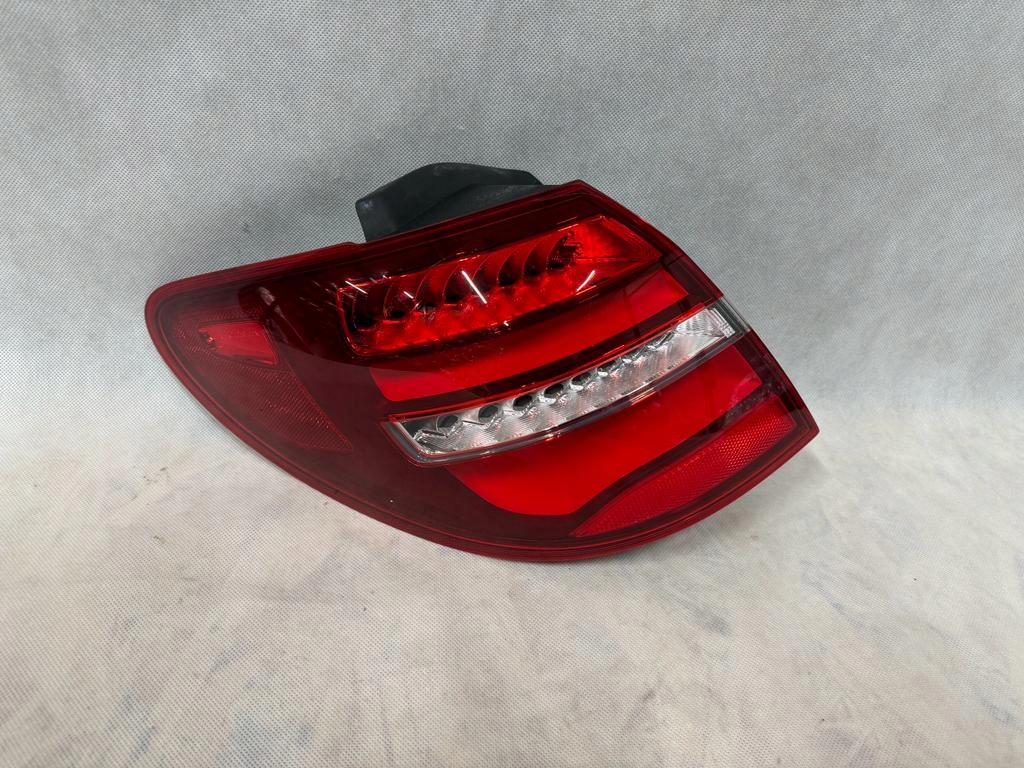 Mercedes-Benz B-Klasse W246 Rückleuchte A2469068700 Rearlamp - Thumbnail 1