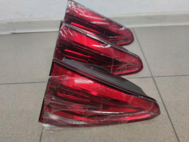 VW Touran I Rückleuchte Rearlamp - Thumbnail 1