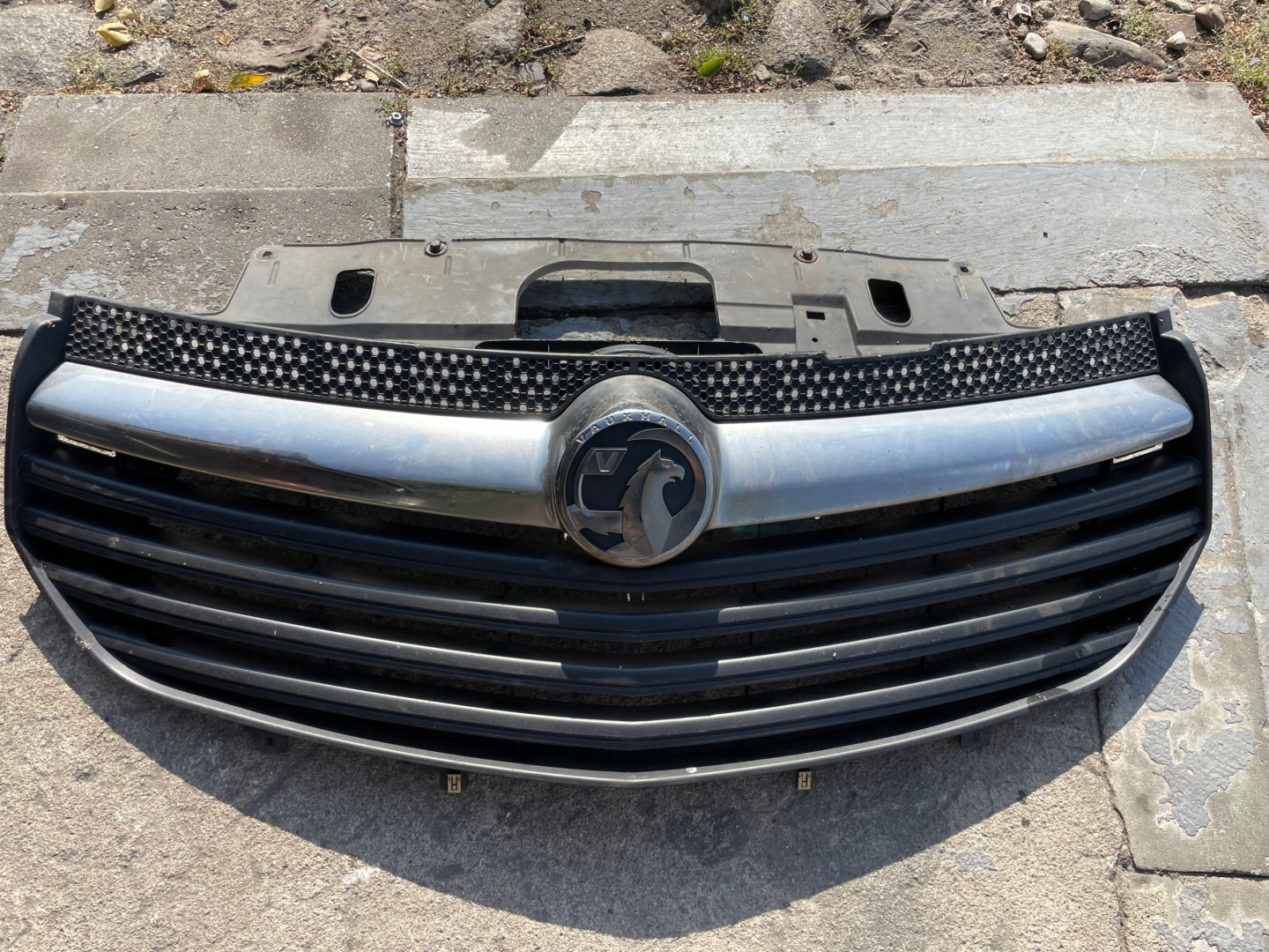Opel Vivaro C Kühlergrill FRONTGRILL Kühlergitter - Thumbnail 1