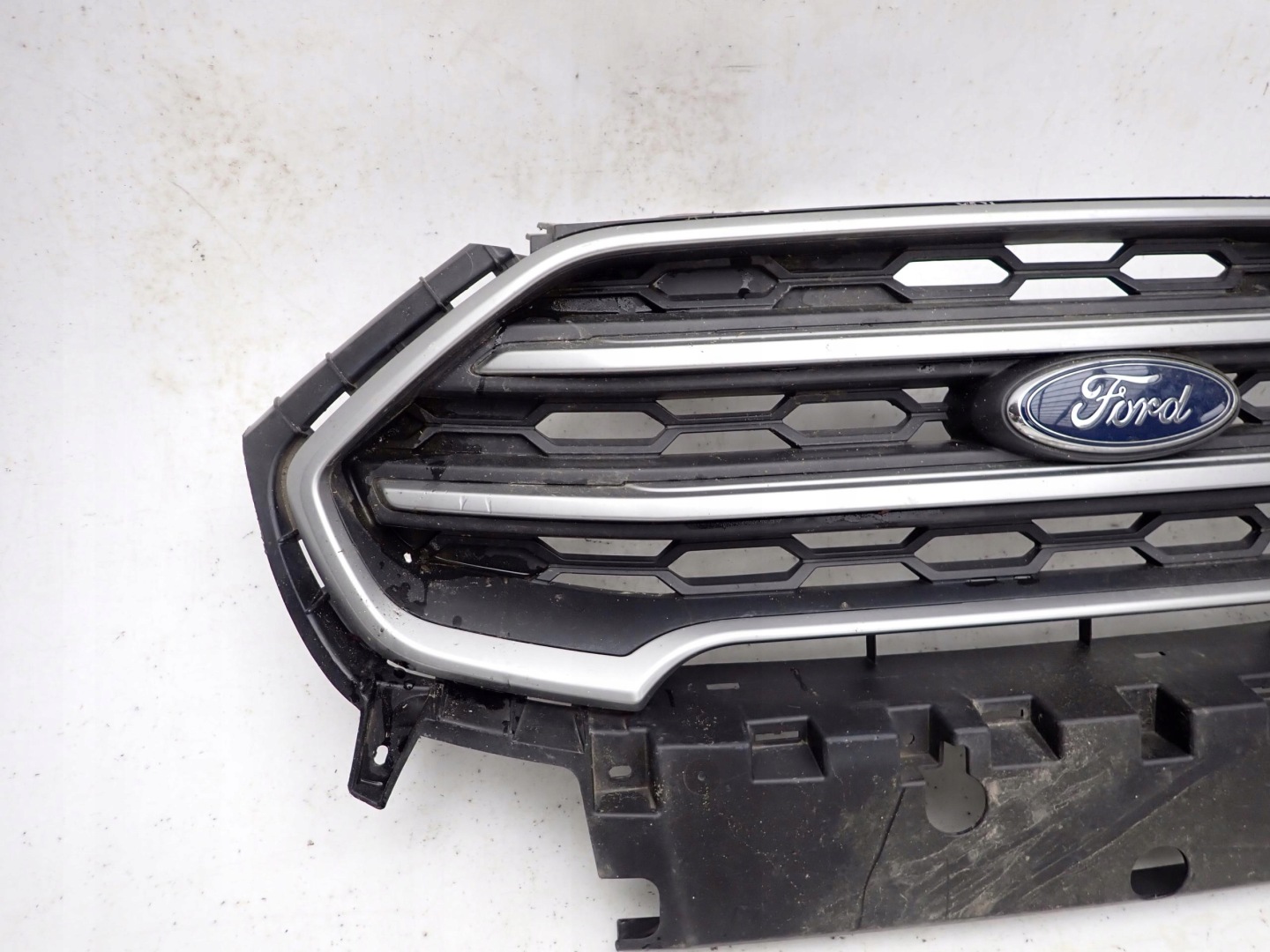 Ford EcoSport Kühlergrill FRONTGRILL Kühlergitter GN1517B968 - Thumbnail 3