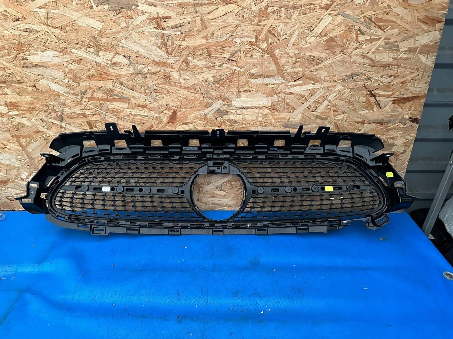 Mercedes-Benz E-Klasse W238 Kühlergrill FRONTGRILL Kühlergitter A2388883100 - Thumbnail 2