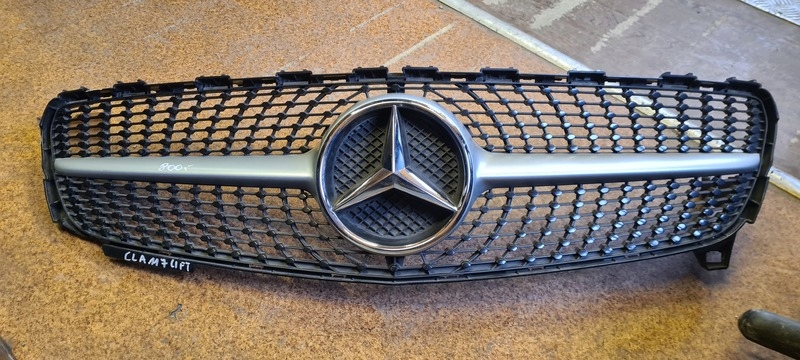 Mercedes-Benz CLA C117 Kühlergrill FRONTGRILL Kühlergitter - Thumbnail 1