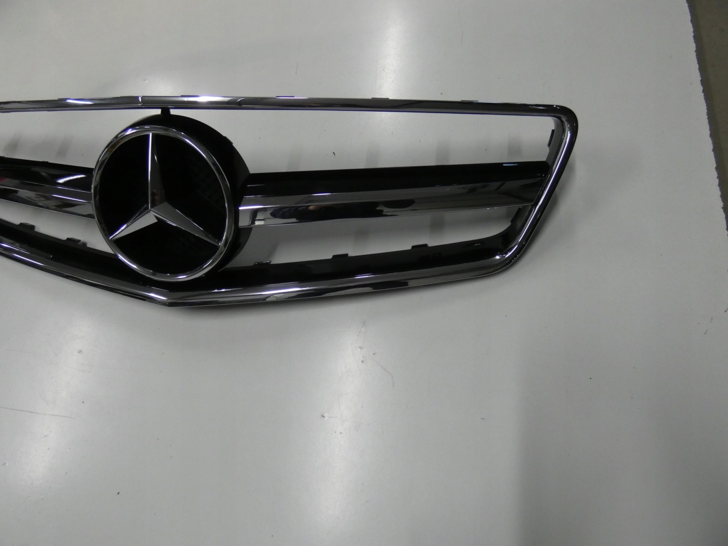 Mercedes-Benz CLS W218 Kühlergrill FRONTGRILL Kühlergitter A2188851023 - Thumbnail 3