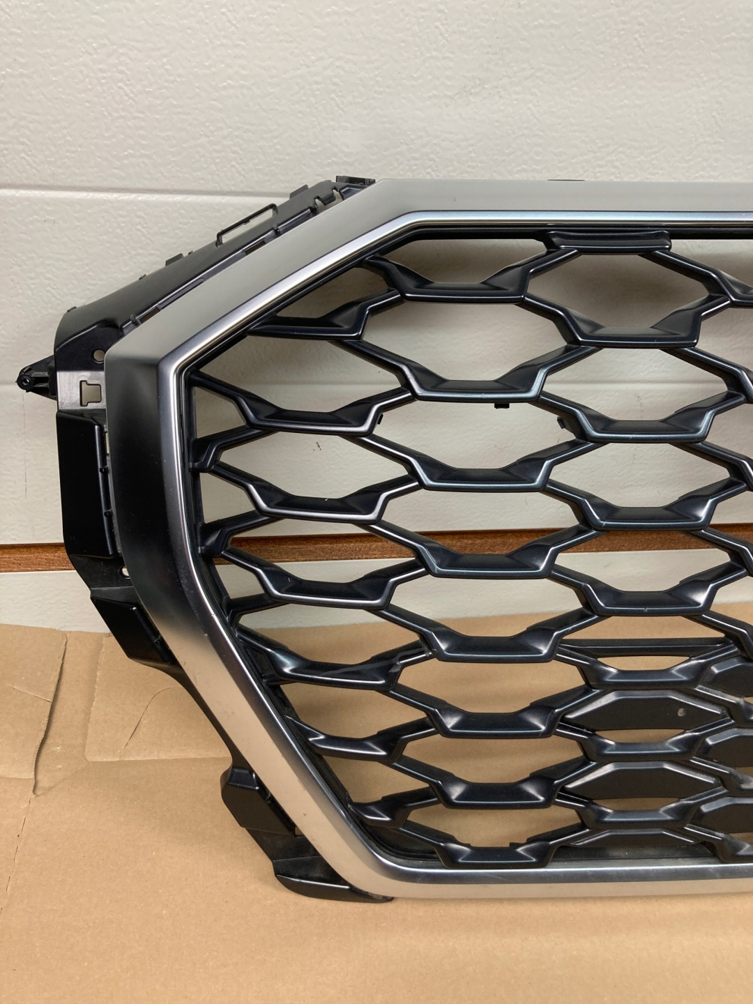 Audi Q3 Kühlergrill FRONTGRILL Kühlergitter 83F853651CG - Thumbnail 2