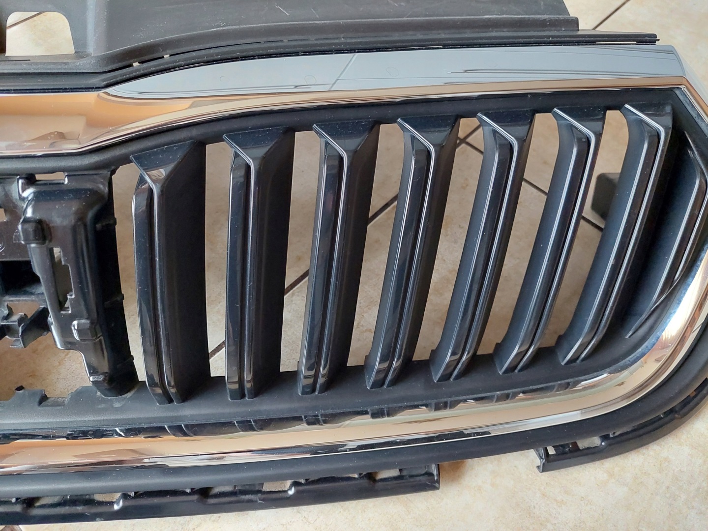 Skoda Octavia 1U Kühlergrill FRONTGRILL Kühlergitter 5E3853343 - Thumbnail 7