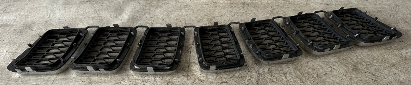 Jeep Cherokee J Kühlergrill FRONTGRILL Kühlergitter 68298567AA - Thumbnail 6
