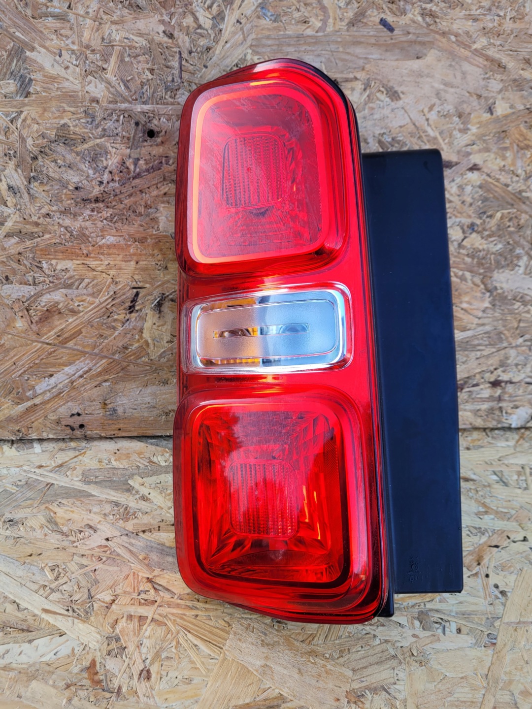 Opel Vivaro C Rückleuchte Rearlamp - Thumbnail 1