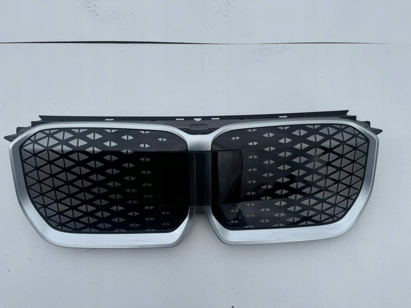 BMW iX1 U11 Kühlergrill FRONTGRILL Kühlergitter 5A7D665 - Thumbnail 1