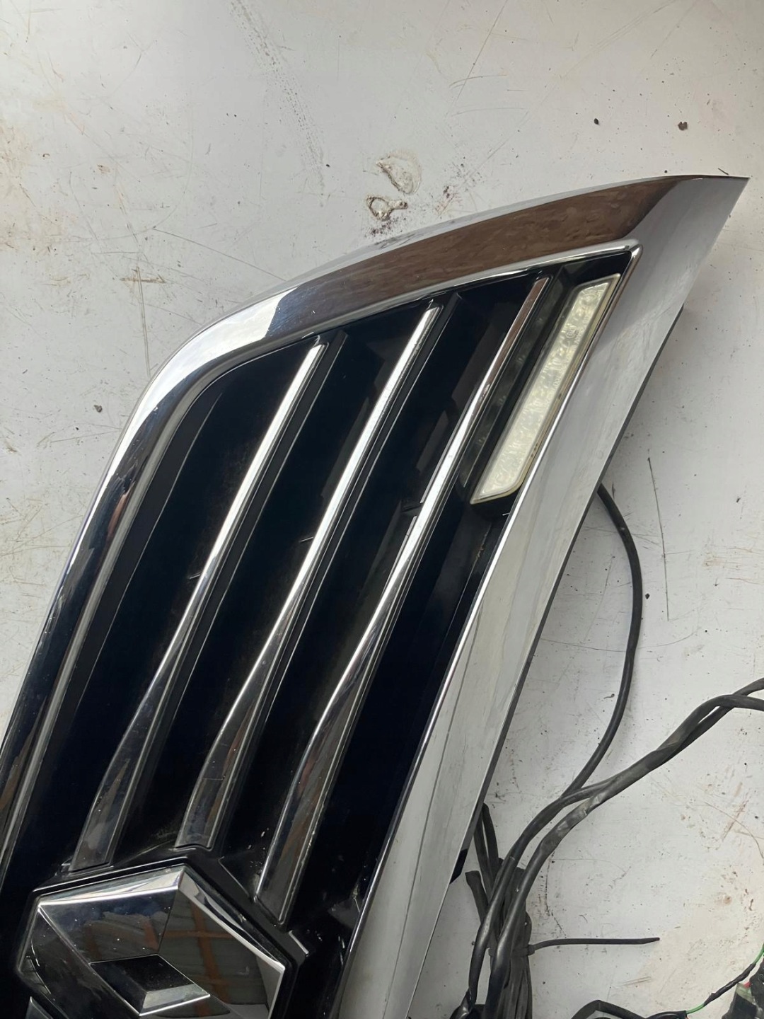 Renault Latitude L70 Kühlergrill FRONTGRILL Kühlergitter - Thumbnail 2