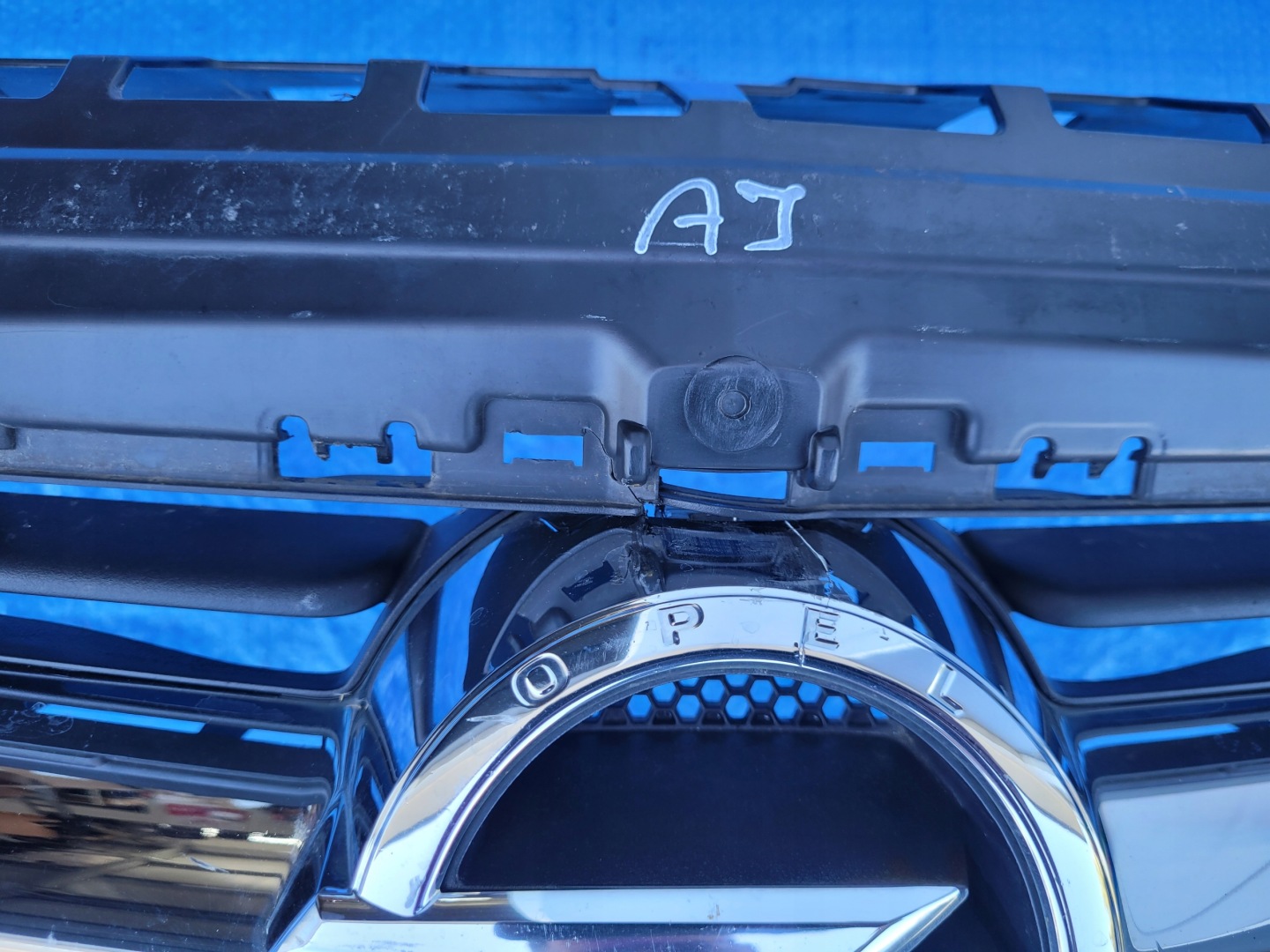 Opel Astra Kühlergrill FRONTGRILL Kühlergitter 13368851 - Thumbnail 8