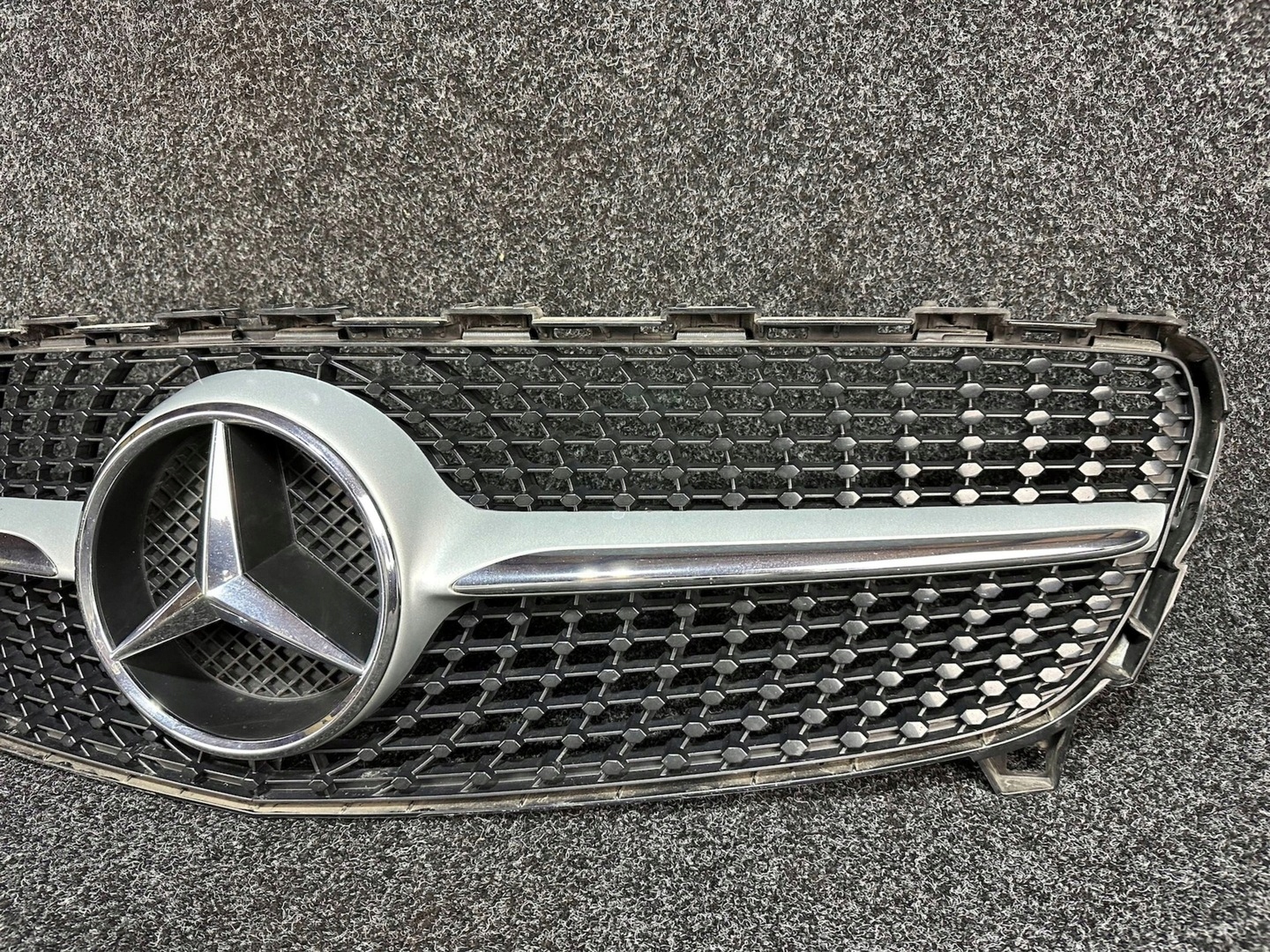 Mercedes-Benz A-Klasse W176 Kühlergrill FRONTGRILL Kühlergitter A1768881760 - Thumbnail 3