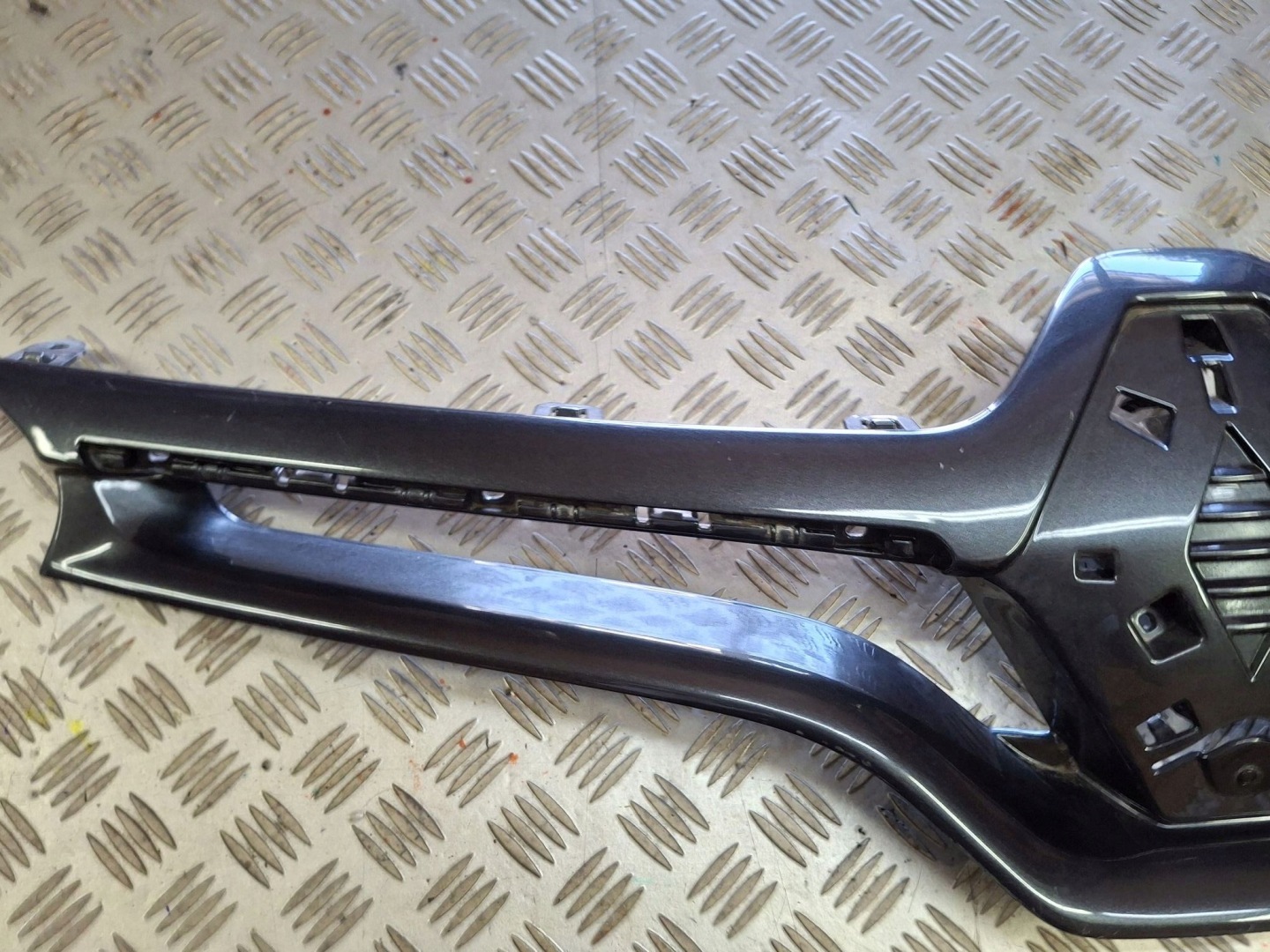 Renault Fluence L30Z Kühlergrill FRONTGRILL Kühlergitter 623108841R - Thumbnail 3