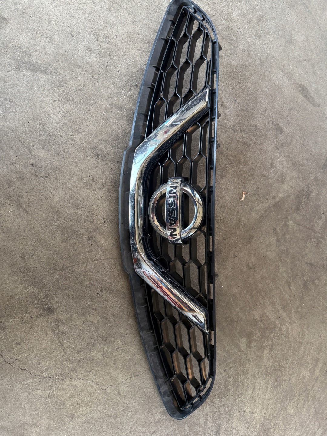 Nissan Micra K13 Kühlergrill FRONTGRILL Kühlergitter TRAPAGRIL - Thumbnail 1