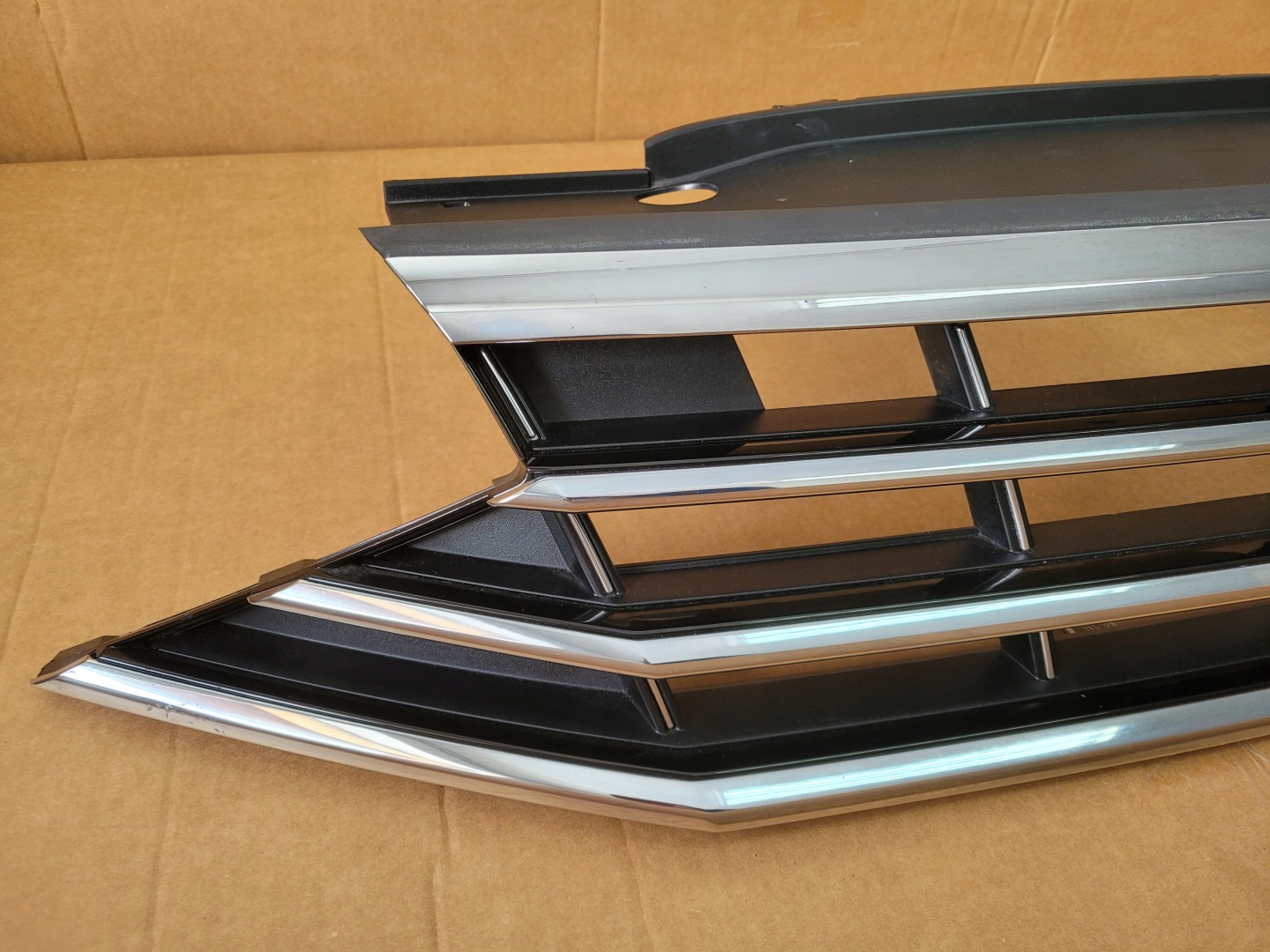 VW Passat B8 Kühlergrill FRONTGRILL Kühlergitter 3G0853653K - Thumbnail 2