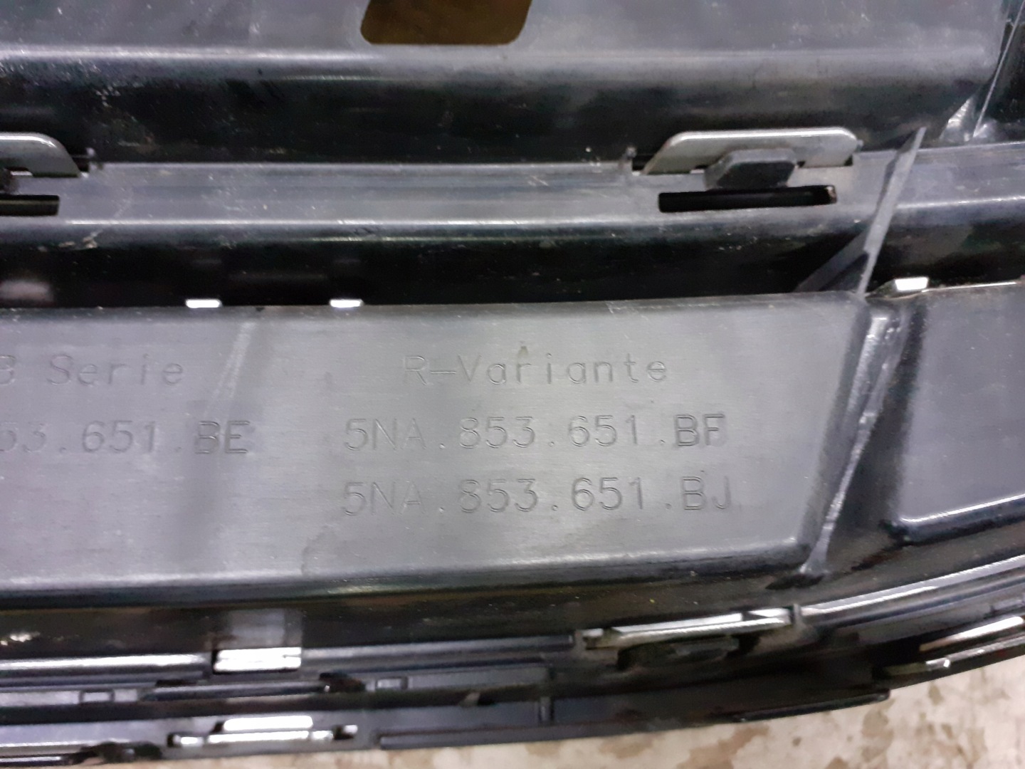 VW Tiguan Kühlergrill FRONTGRILL Kühlergitter 5NA853651BJ - Thumbnail 6