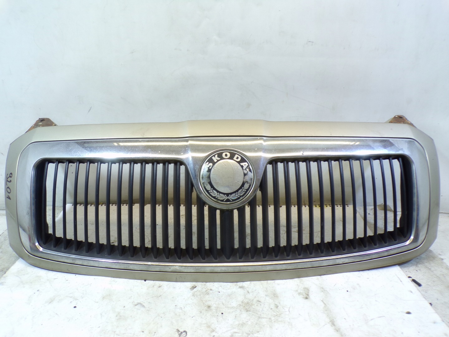Skoda Superb 3U Kühlergrill FRONTGRILL Kühlergitter - Thumbnail 1