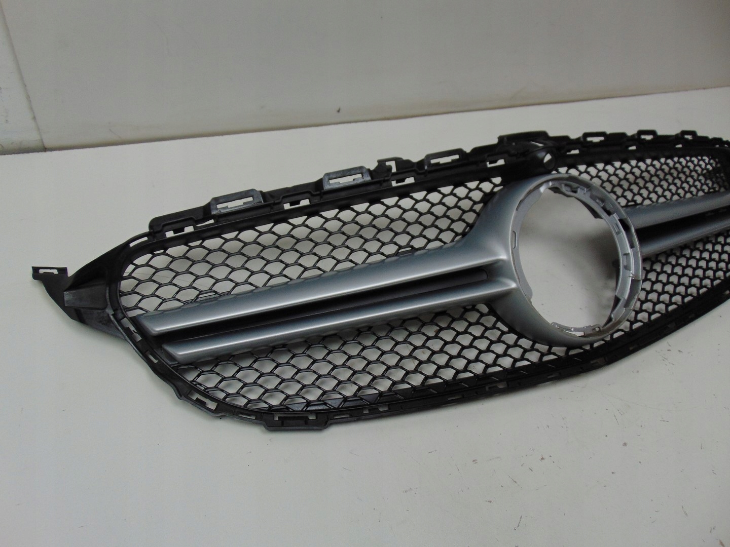 Mercedes-Benz C-Klasse W205 Kühlergrill FRONTGRILL Kühlergitter A2058882000 - Thumbnail 3