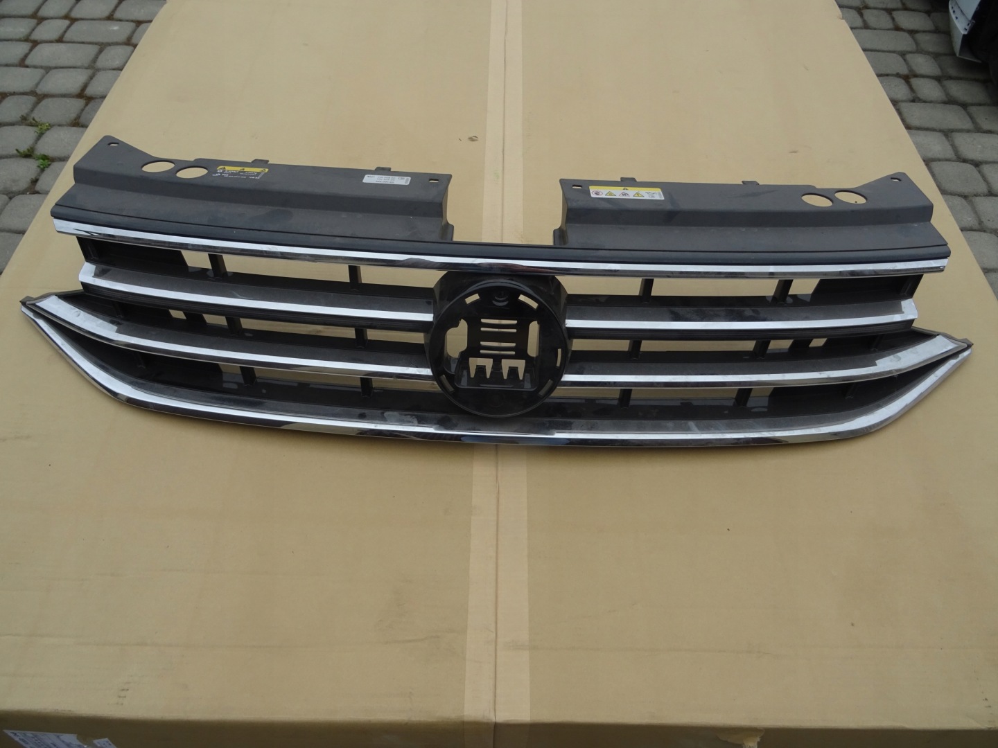 VW Tiguan Kühlergrill FRONTGRILL Kühlergitter 5NN853653HA - Thumbnail 1