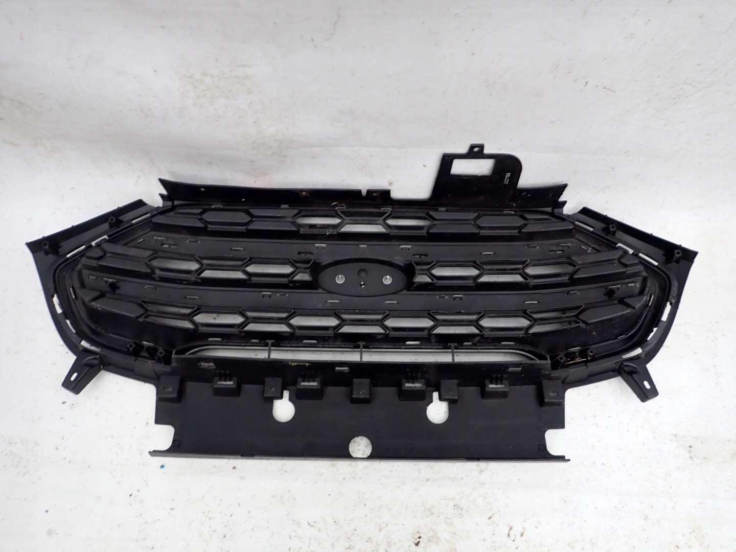 Ford EcoSport Kühlergrill FRONTGRILL Kühlergitter GN1517B968 - Thumbnail 6
