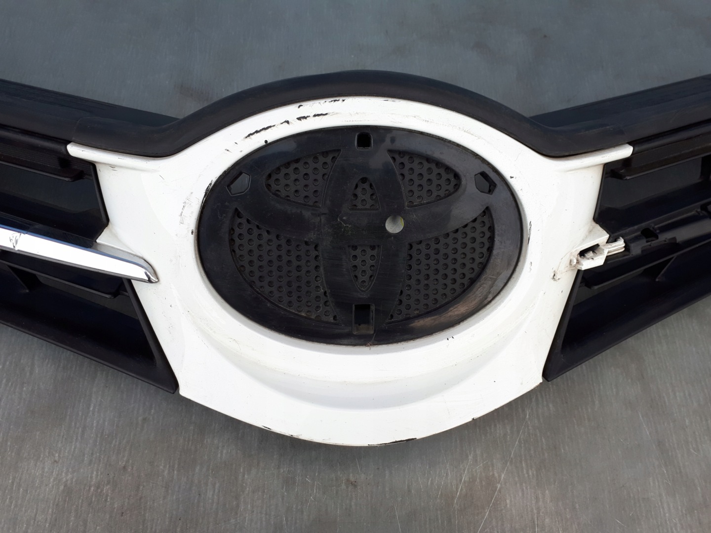 Toyota Auris E150 Kühlergrill FRONTGRILL Kühlergitter 53114022605 - Thumbnail 7
