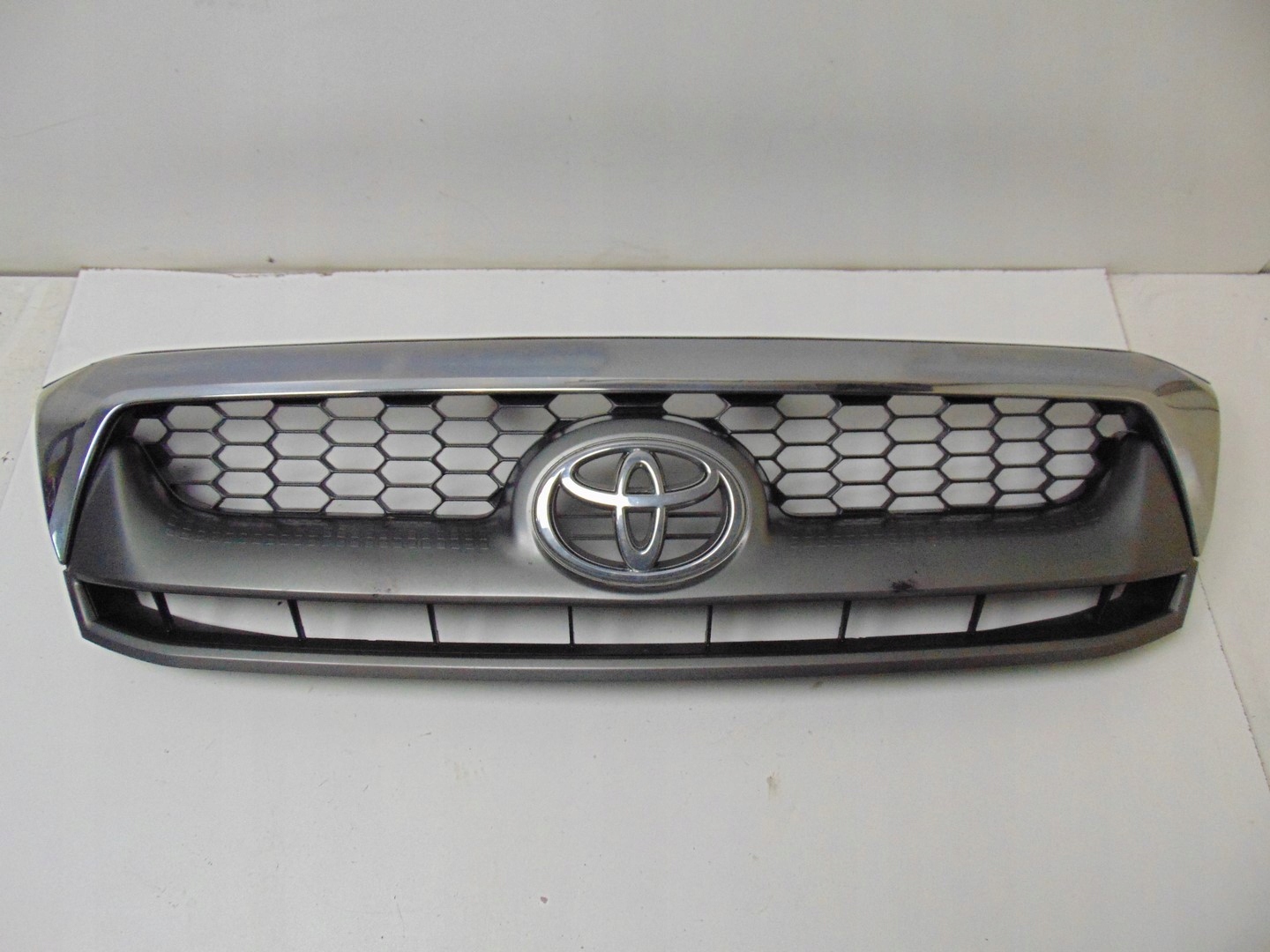 Toyota Hilux AN1P Kühlergrill FRONTGRILL Kühlergitter 531000K250 - Thumbnail 1