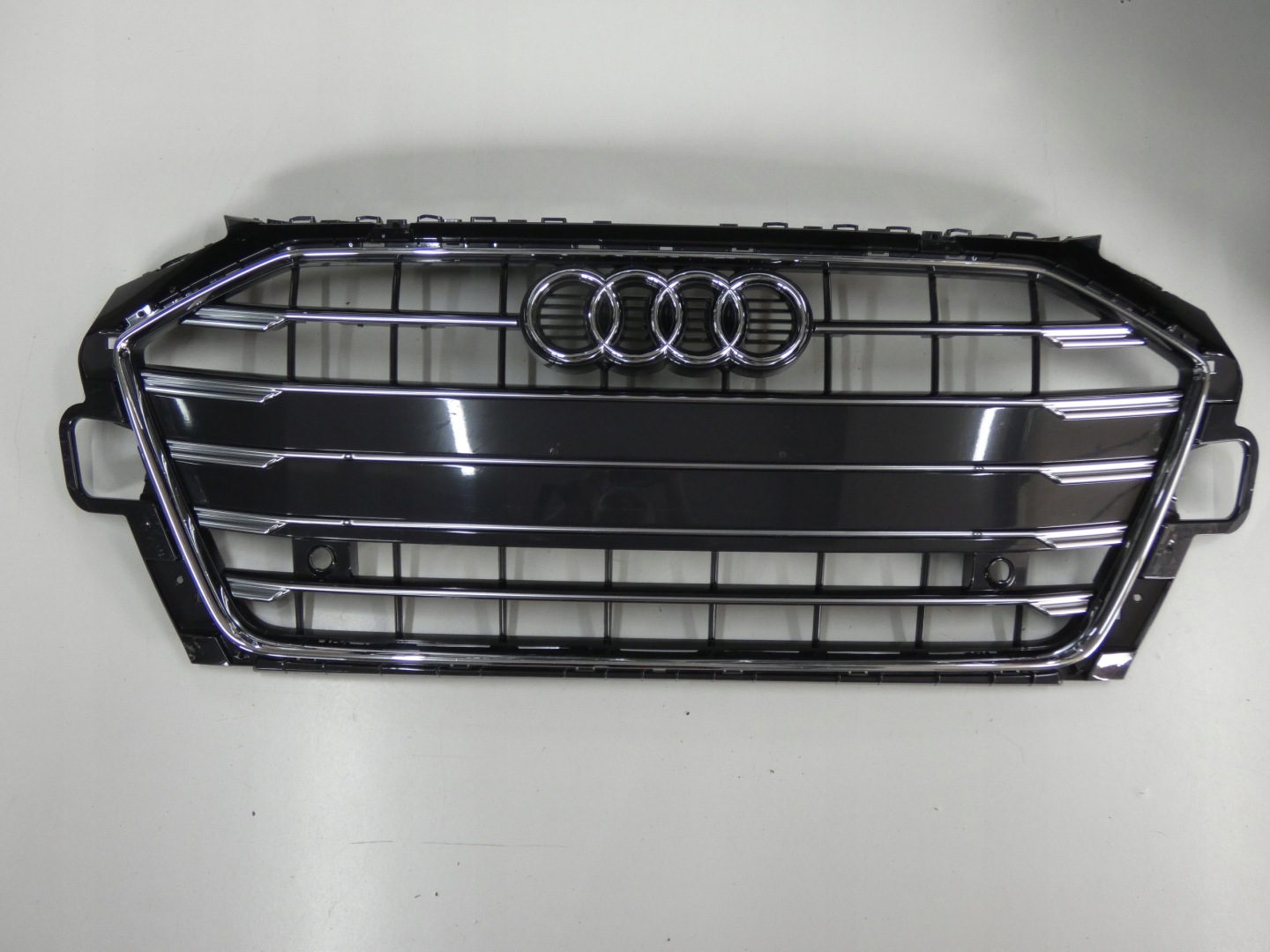 Audi 8W0 Kühlergrill FRONTGRILL Kühlergitter 8W0853651DF - Thumbnail 1