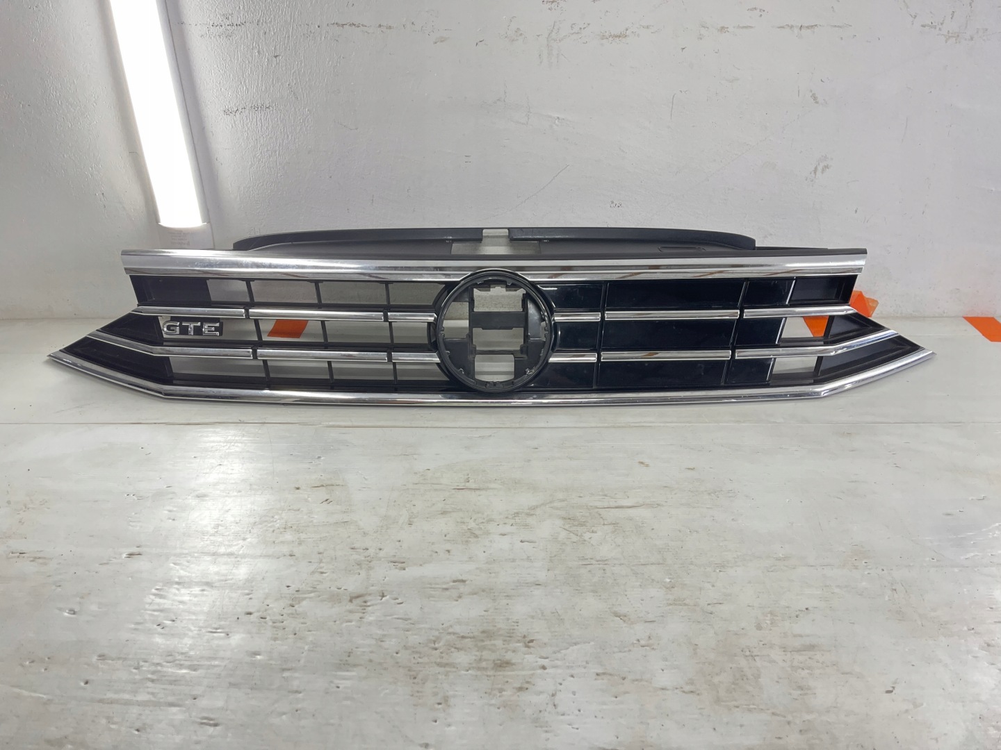 VW Passat B8 Kühlergrill FRONTGRILL Kühlergitter 3G0853653PB - Thumbnail 1
