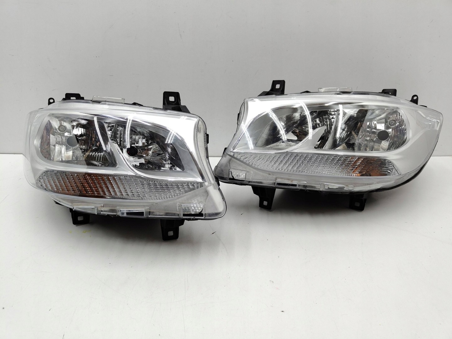 Frontscheinwerfer Mercedes-Benz Sprinter W910 A9109060100 LED Links Headlight - Thumbnail 1