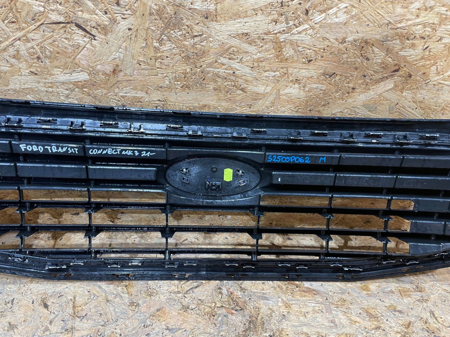 Ford Transit Connect II Mk2 Kühlergrill FRONTGRILL Kühlergitter - Thumbnail 7