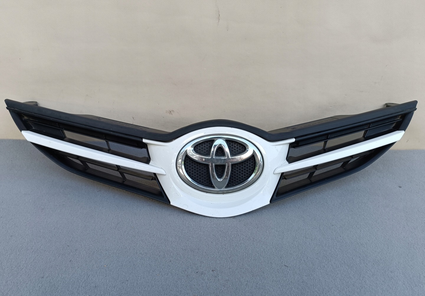 Toyota Auris E150 Kühlergrill FRONTGRILL Kühlergitter - Thumbnail 1