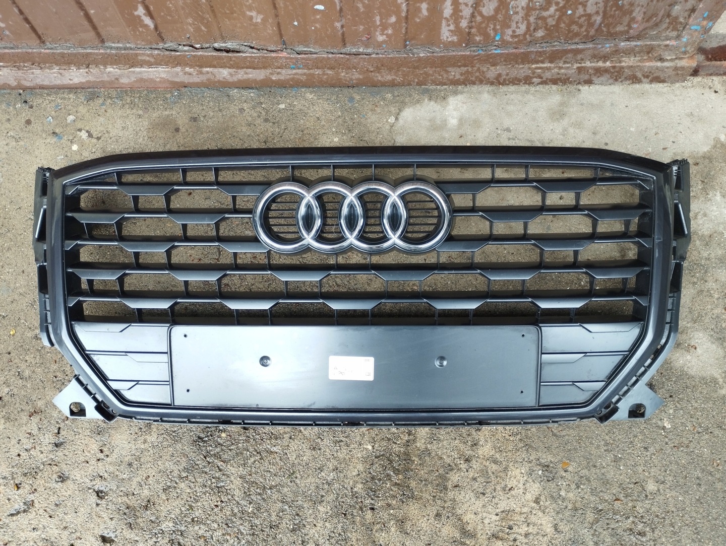 Audi Q2 Kühlergrill FRONTGRILL Kühlergitter 81A853651 - Thumbnail 1