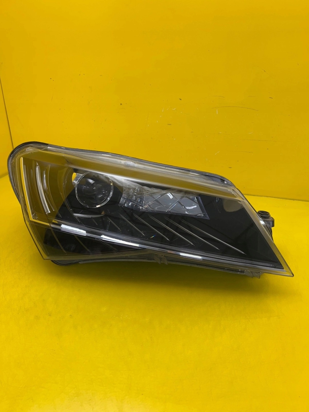Frontscheinwerfer Skoda Superb 3U 3V1941016B Bi-Xenon Rechts Headlight - Thumbnail 1