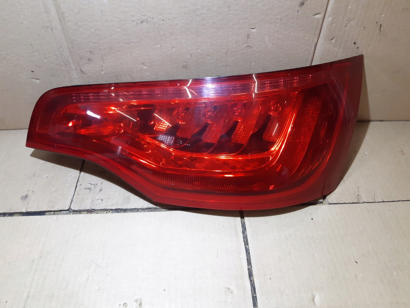 Audi Q7 Rückleuchte 4L0945094G Rearlamp - Thumbnail 1