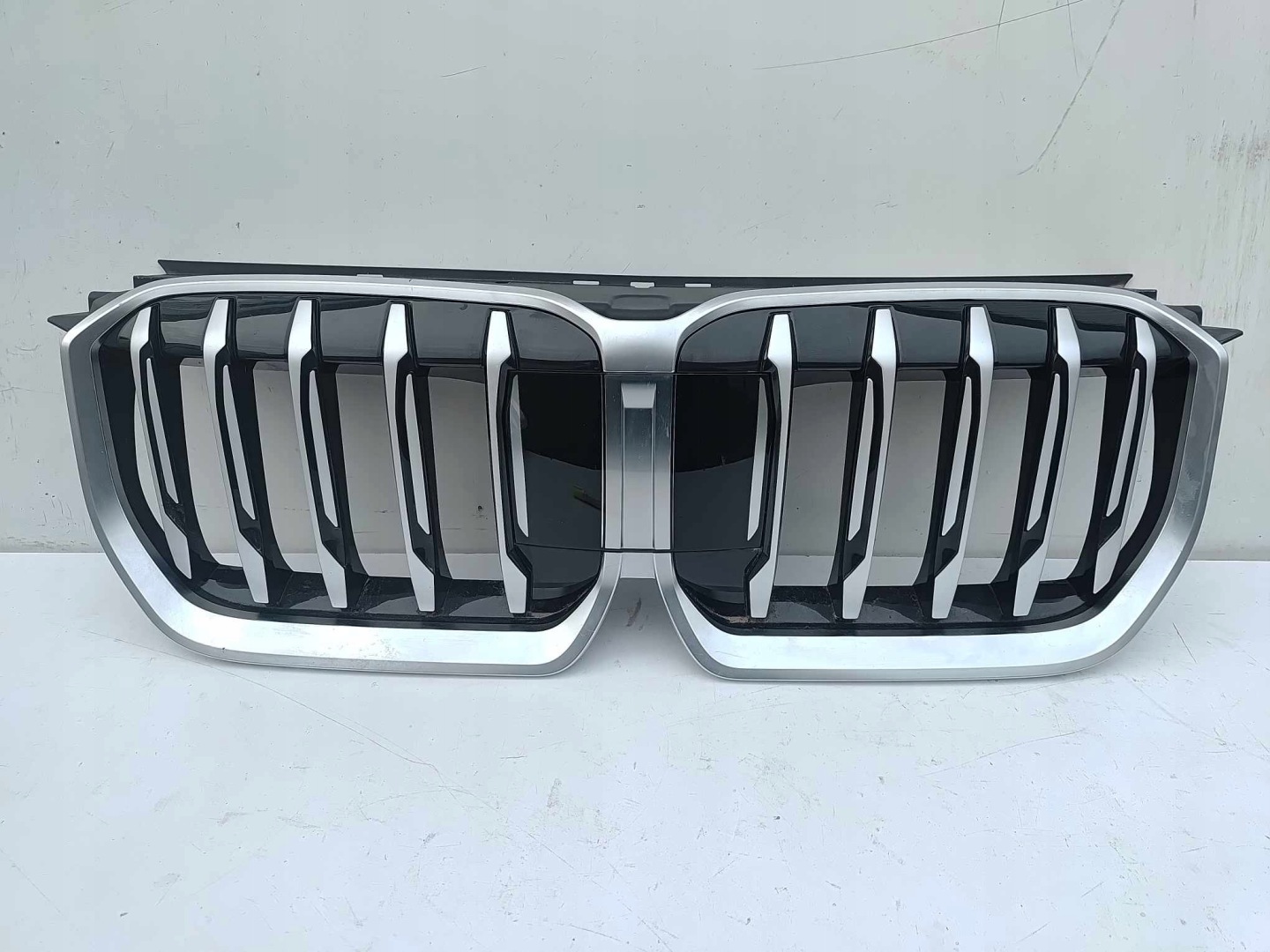 BMW X1 U11 Kühlergrill FRONTGRILL Kühlergitter 9880301 - Thumbnail 1