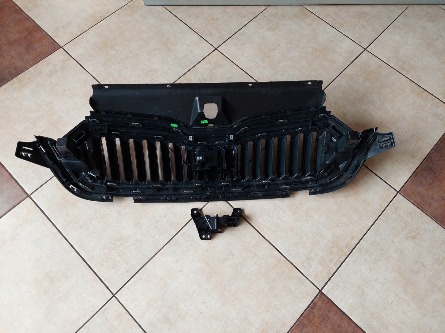 Skoda Octavia 1U Kühlergrill FRONTGRILL Kühlergitter 5E3853343 - Thumbnail 11