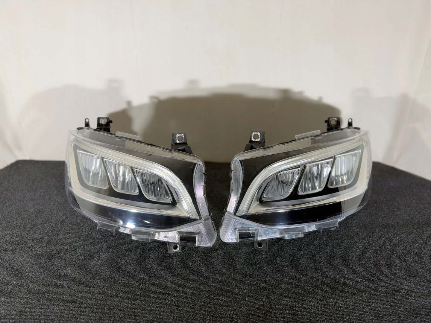 Frontscheinwerfer Mercedes-Benz Sprinter W910 A9109065700 LED Links Headlight - Thumbnail 1