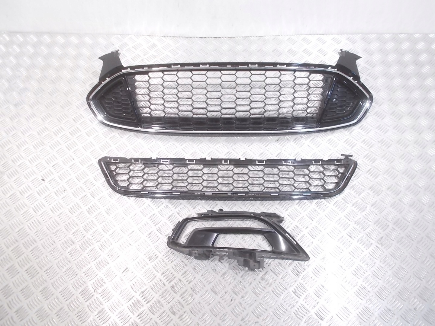 Ford Fusion Kühlergrill FRONTGRILL Kühlergitter DS7J8200ADS7J - Thumbnail 1